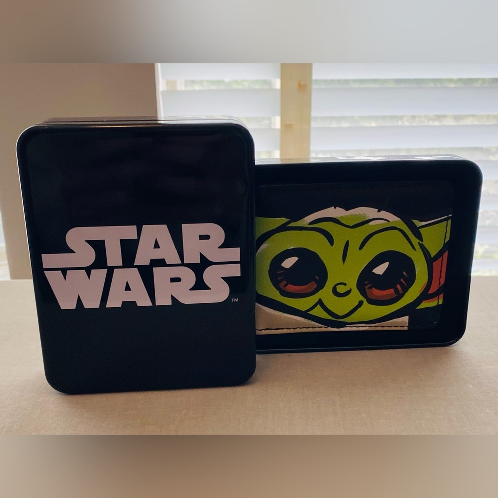 Star Wars Baby Yoda (Grogu) in Black Collector’s Tin